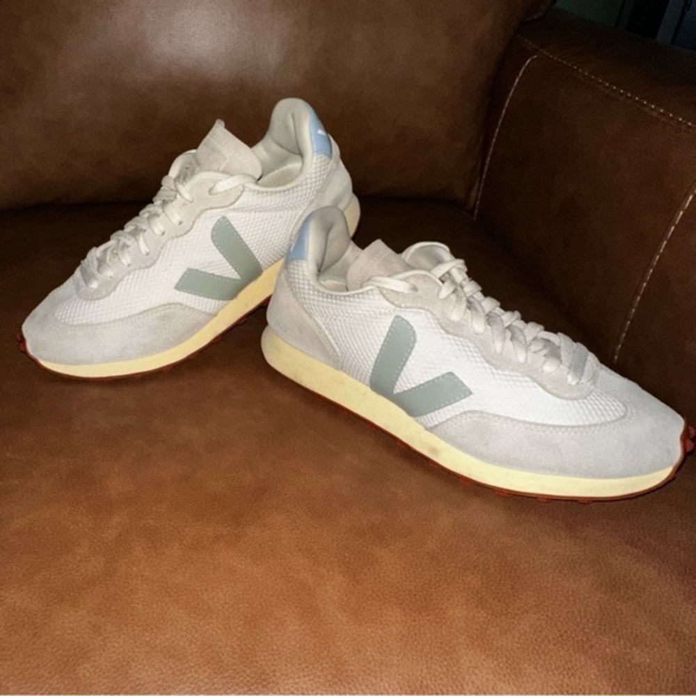 UEC VEJA  Rio Branco Gravel Nautico" Colorway Sneakers Women’s Sz 8